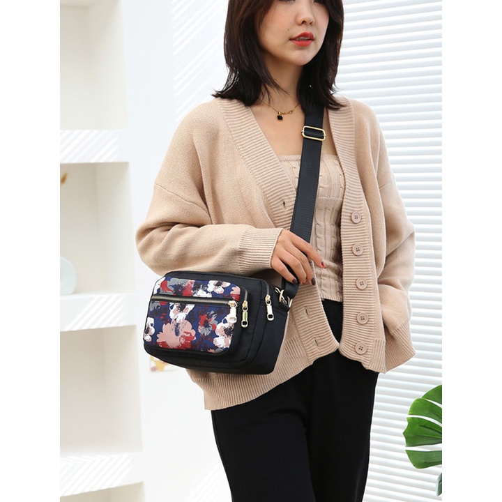 Túi xách đeo chéo nữ họa tiết hoa,4 ngăn tiện dụng phong cách Hàn Quốc size 24cm TUI-120