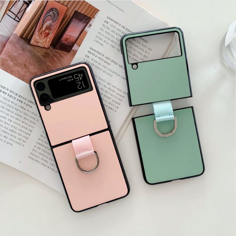 Ốp Samsung Z Flip 3 - ZFlip 3 - ZFlip3 5G vân da kèm móc đeo giữa sang trọng