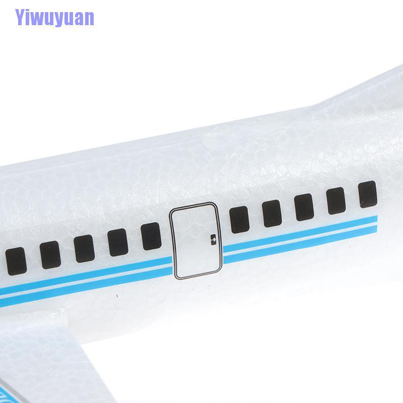 Máy bay xốp ném thủ công kích thước 49x45cm