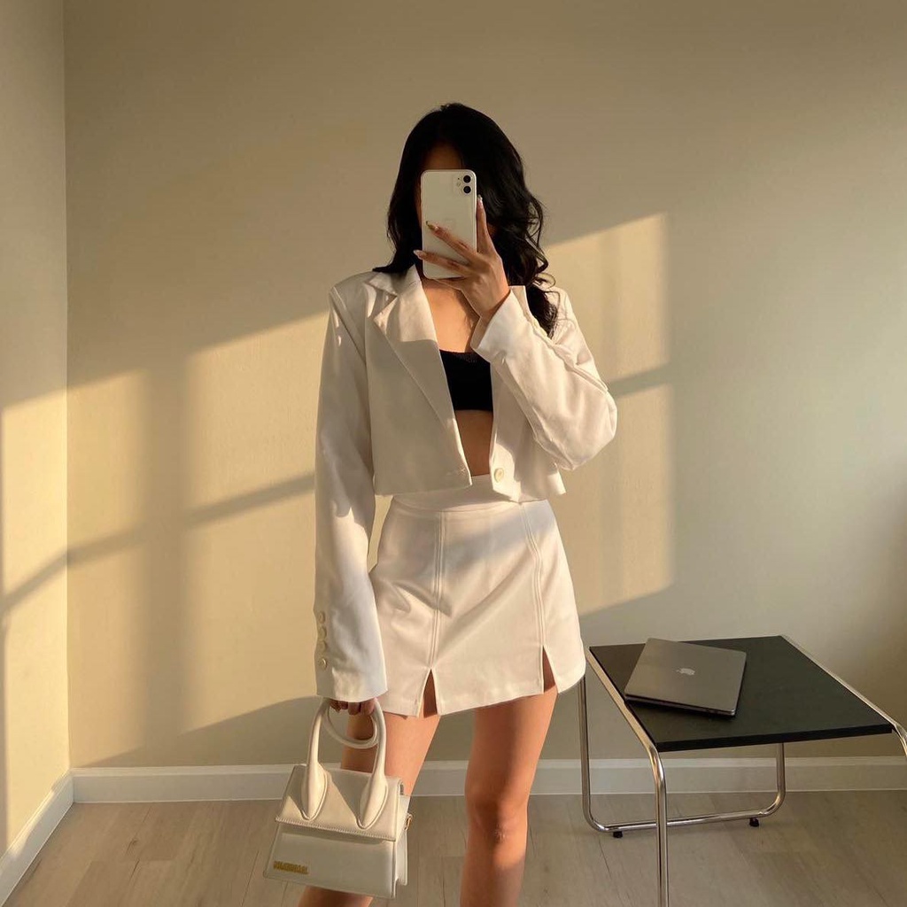 Chân váy mini xẻ tà màu trắng, là min - WHITE SLIT MINI SKIRT