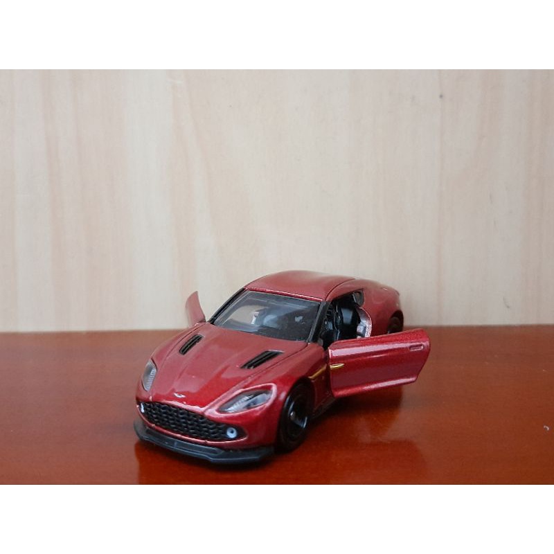 Xe mô hình Tomica Aston Martin Vanquish Zagato - Có hộp không seal
