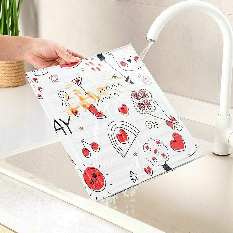 Tấm nhôm cách chắn bắn mỡ nhà bếp có họa tiết