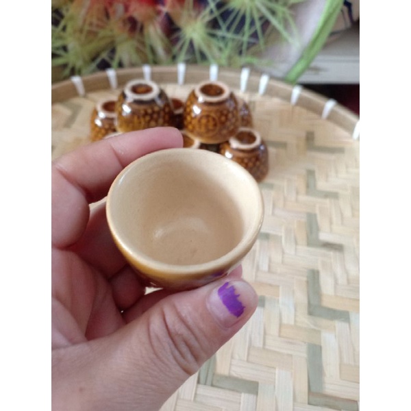 Chung  hột vịt bằng đá