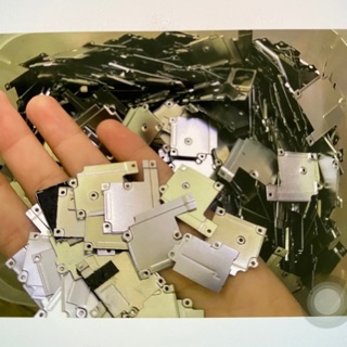 Nẹp màn hình và ốc dành cho các loại iPhone 5 —> XsMax
