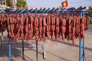 Lạp xưởng nhà làm