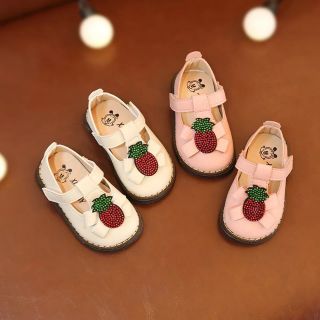Giầy tập đi quả dâu cho bé gái cực yêu 😍😍 chất da mềm đế siêu êm cho bé đi thật thích và thoải mái size từ 15 đến 19😘