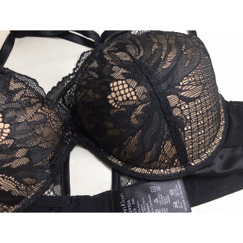 Áo ngực đen ren Calvin Klein có gọng size 34B