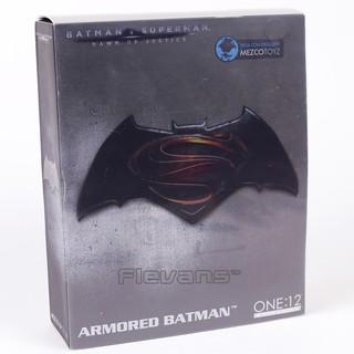 Mô hình Batman Armor Mezco Toyz