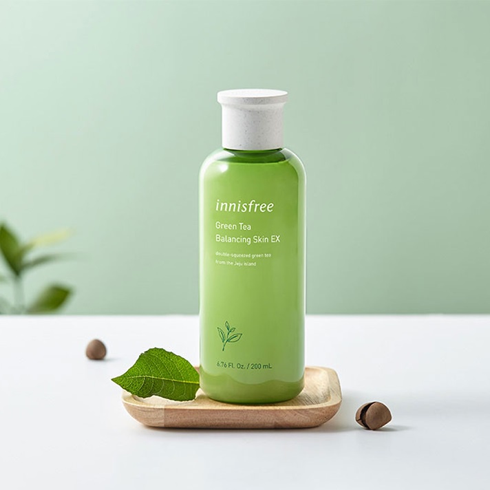 Nước hoa hồng trà xanh giảm mụn và thu nhỏ lỗ chân lông Green Tea Innis.free Balancing Skin