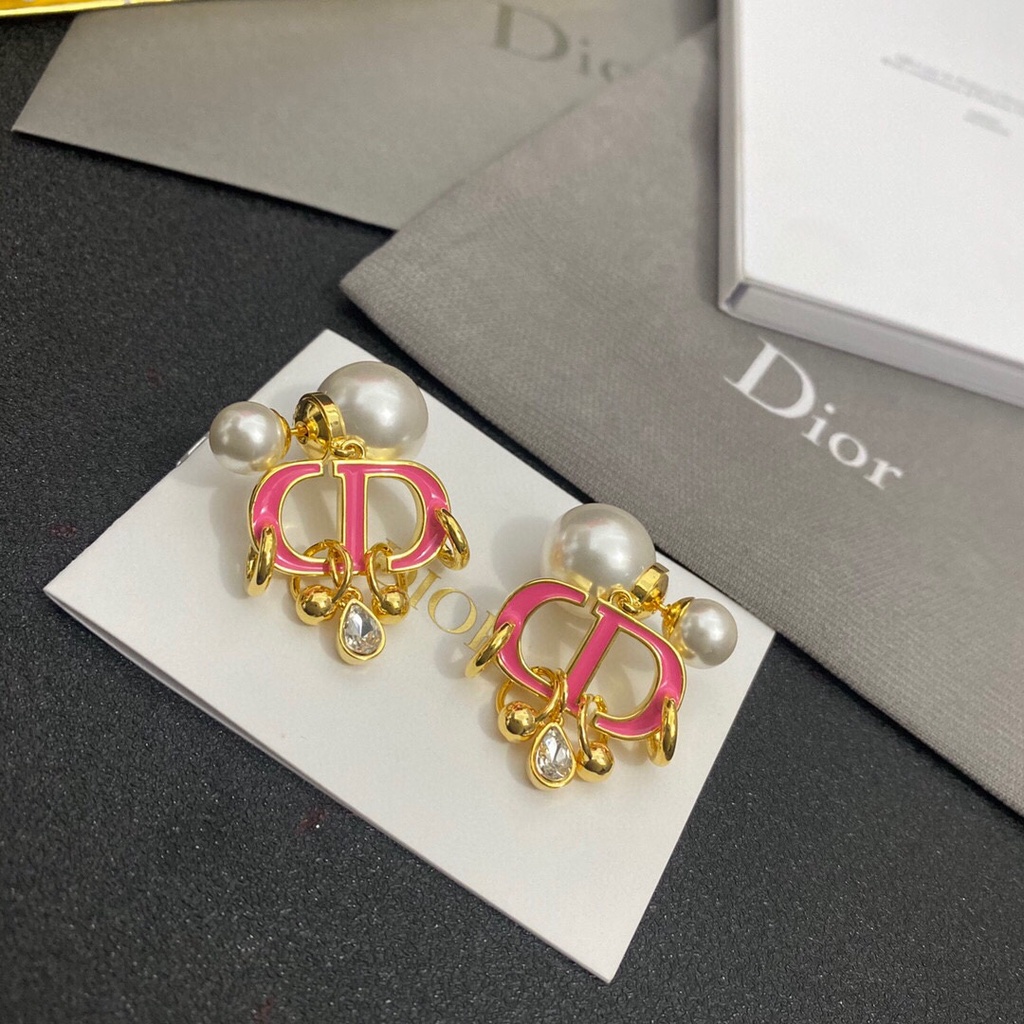 Khuyên Tai Dior Đơn Giản Bằng Thép Titan In Logo Chữ Cái / Cá Nhân / Tinh Tế / Thanh Lịch Cho Nữ