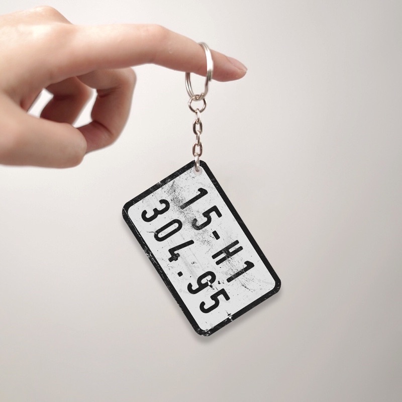 Móc khoá mica in biển số xe theo yêu cầu