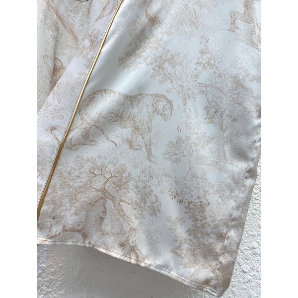 Áo choàng in hoạ tiết chất liệu mềm mại thoải mái thương hiệu Dior CD 2022 cao cấp | BigBuy360 - bigbuy360.vn