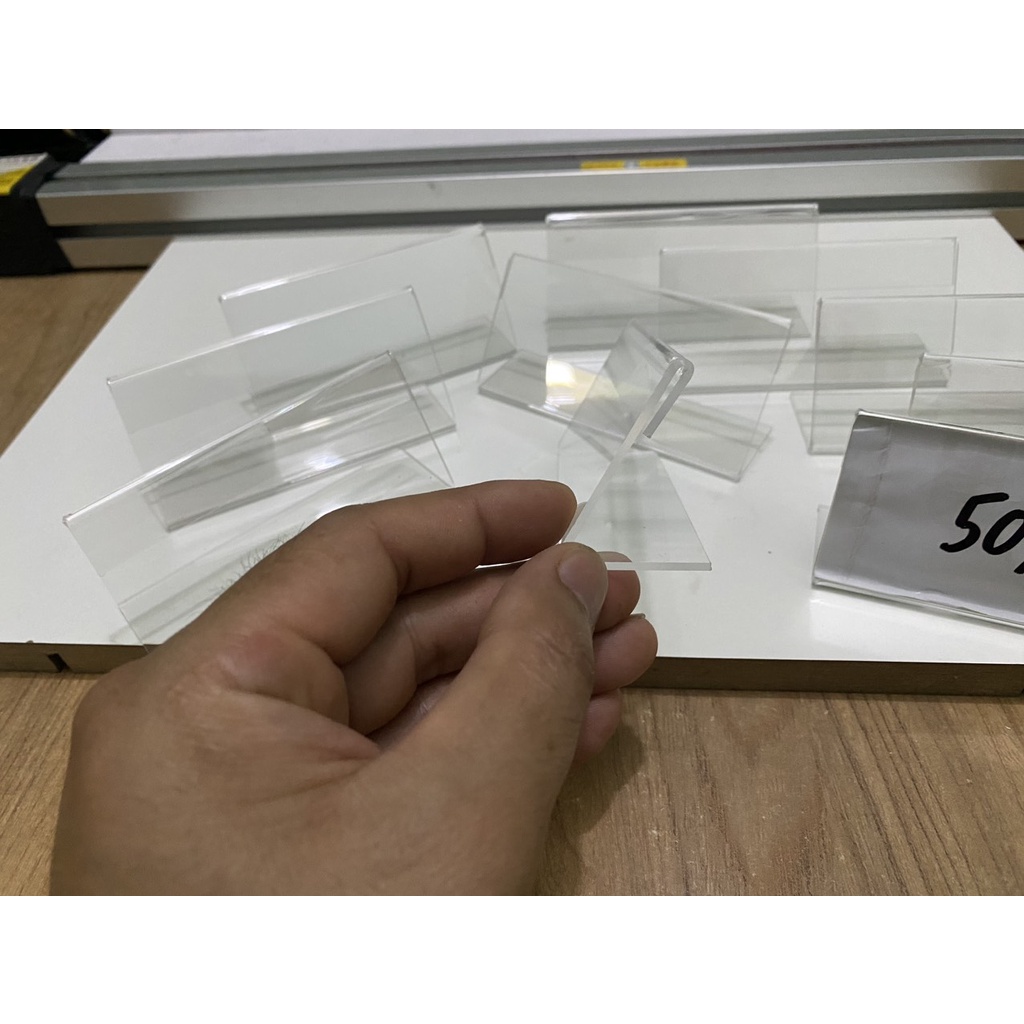 Kệ menu chữ L khổ ngang kích thước 50x100 mm , có sẵn giao ngay
