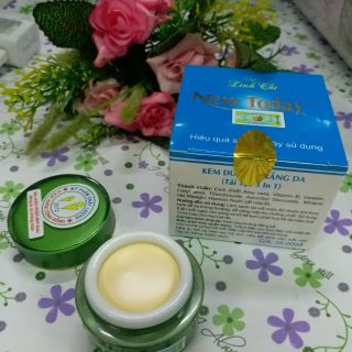 Kem  12g dưỡng trắng da tái tạo 3in1 ( giá bìa 82k)
