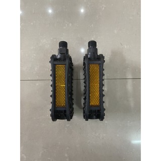 pedan , ( bàn đạp )xe đạp ( cốt to ) có bi