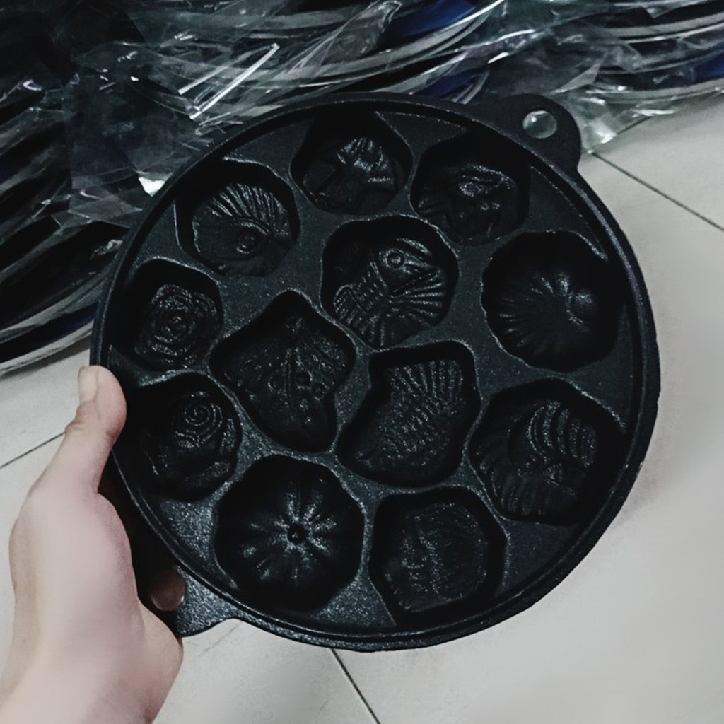 Khuôn bánh bông lan 12 lổ với nhiều hình dạnh khác nhau Khay nướng bánh chống dính bằng nhôm đa năng