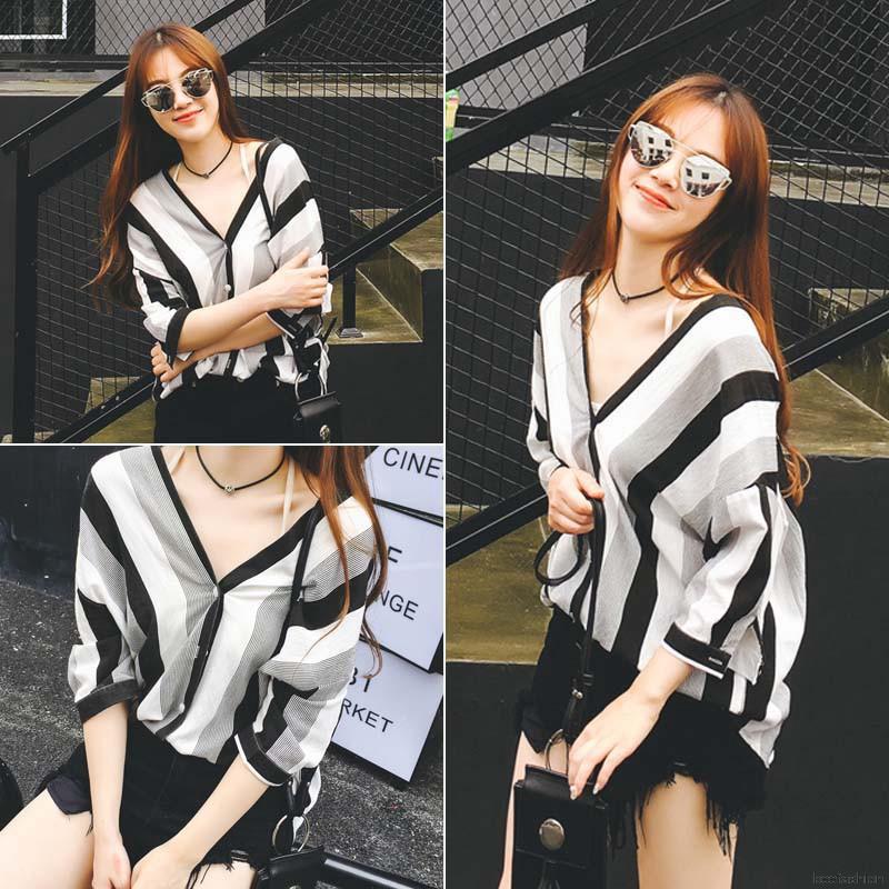 Áo sơ mi kẻ sọc cổ V phong cách Hàn Quốc