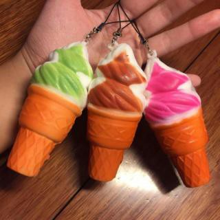 Squishy bánh mì thơm 2 cái