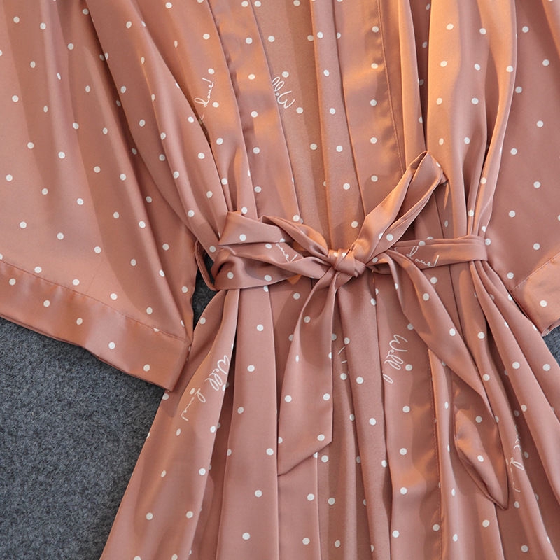 Set đồ ngủ vải lụa lạnh 4 món họa tiết chấm bi quyến rũ cho nữ