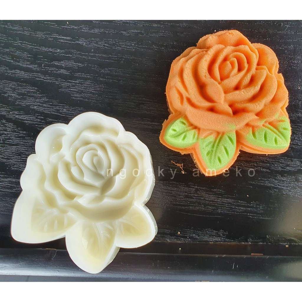 NQ00840 - KHUÔN LÒ XO BÁNH TRUNG THU / BÁNH DỨA  HÌNH HOA HỒNG CÓ LÁ 50G