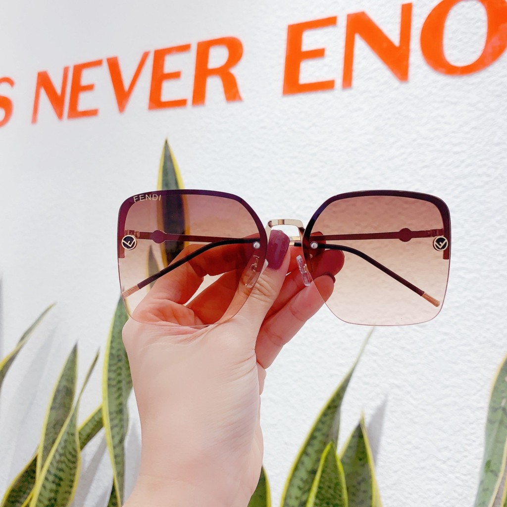 [Mã FAGOGO giảm 12% đơn 99K] Kính mát cho nữ chống tia UV TB218 thời trang giá tốt ⭐Freeship Xtra⭐ | BigBuy360 - bigbuy360.vn