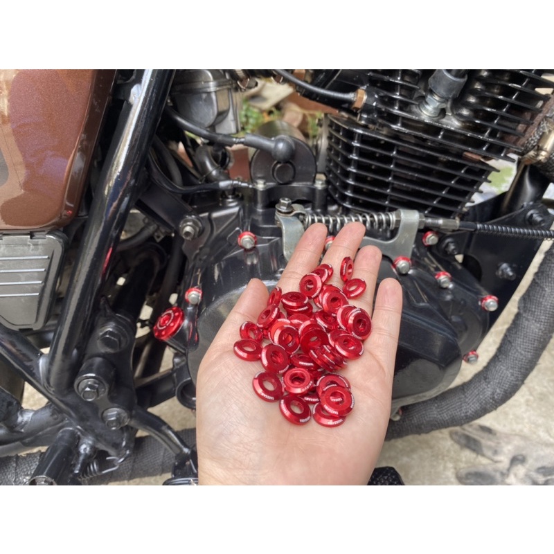 Lông đền Salaya trang trí lốc máy