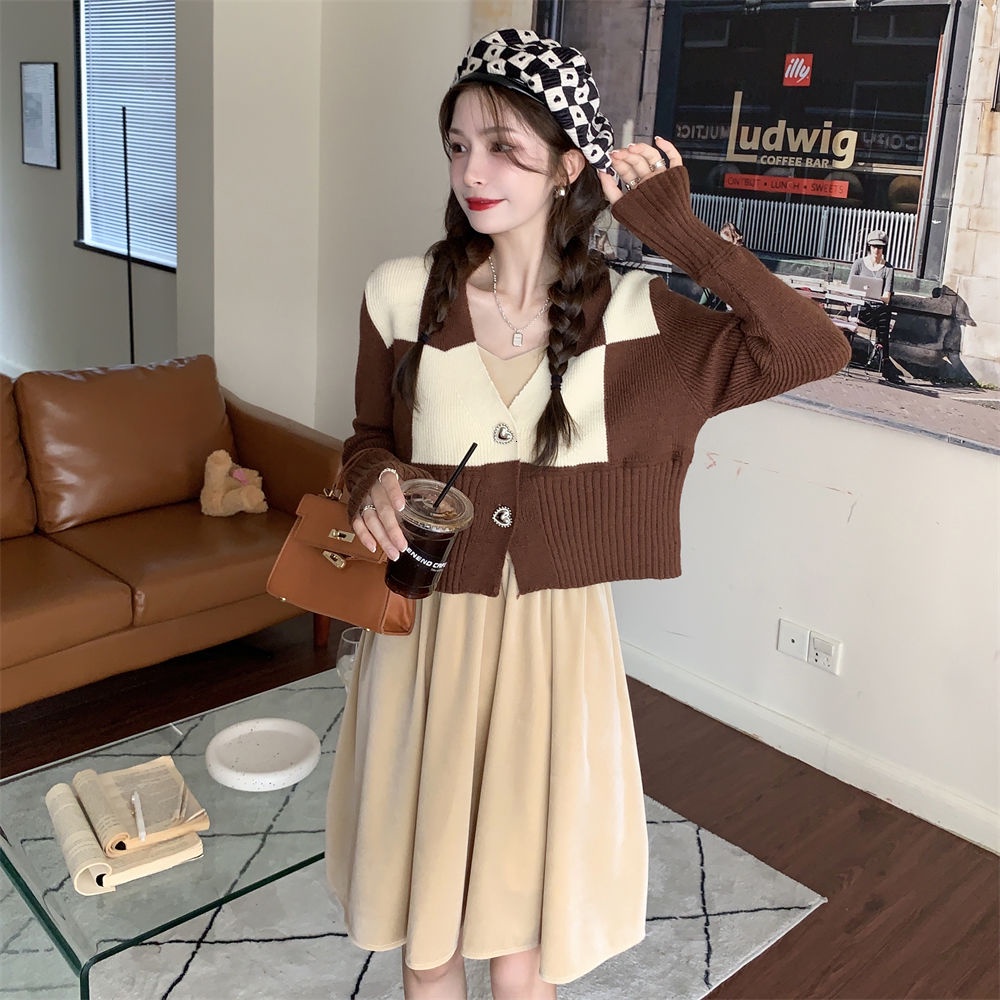 Áo khoác len tay dài cổ chữ V màu sắc tương phản phong cách Hàn Quốc cho nữ