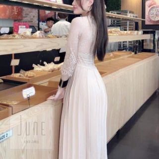 Váy ren đi tiệc