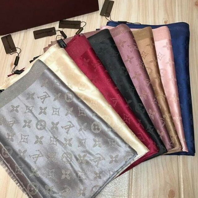 Khăn lụa hiệu 250k sale 189 (k box)