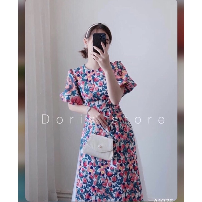 áo dài cách tân tết mẹ và bé gái.