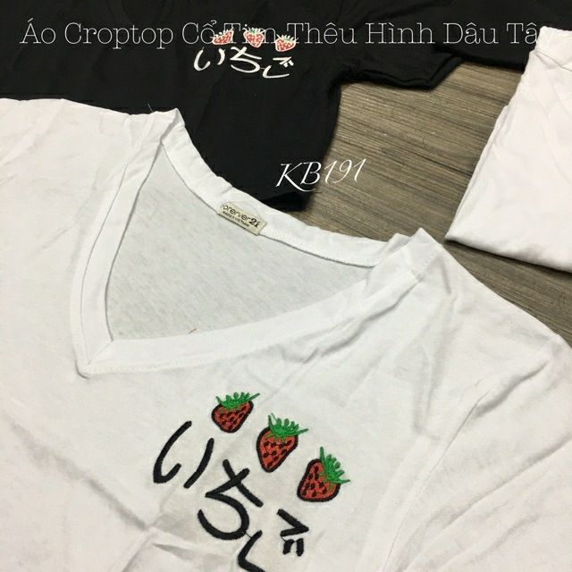 Áo Croptop cổ tim thêu hình Dâu Tây.