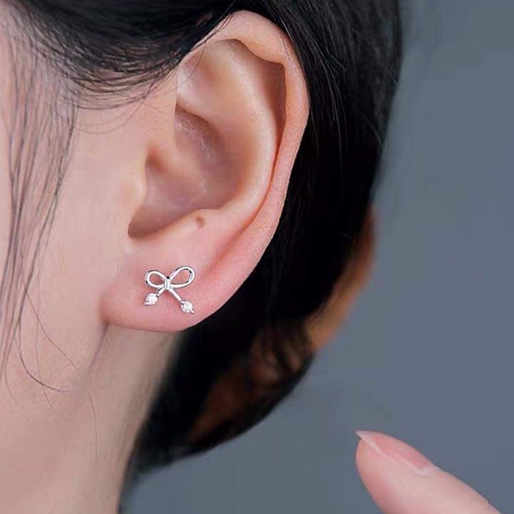 Bông tai bạc Bông nụ chiếc nơ nhỏ chấm đá xinh xinh Van Jewelry V10769