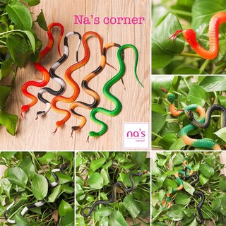 Rắn giả bằng nhựa