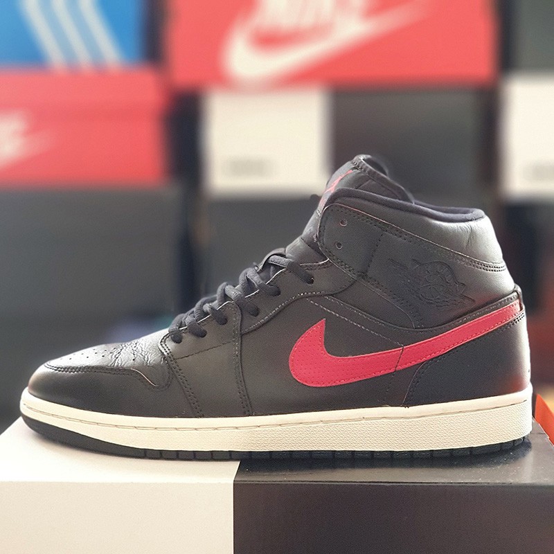 Giày Jordan 1s Black Red, size 42, real 2hand