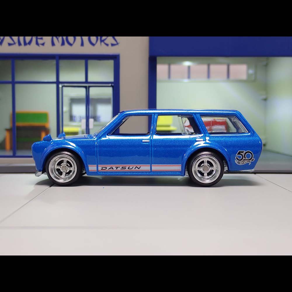 Xe mô hình Hot Wheels ’71 Datsun Bluebird 510 Wagon 50th Anniversary