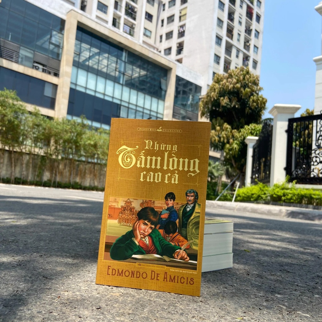 Sách - Những Tấm Lòng Cao Cả ( MINH LONG )