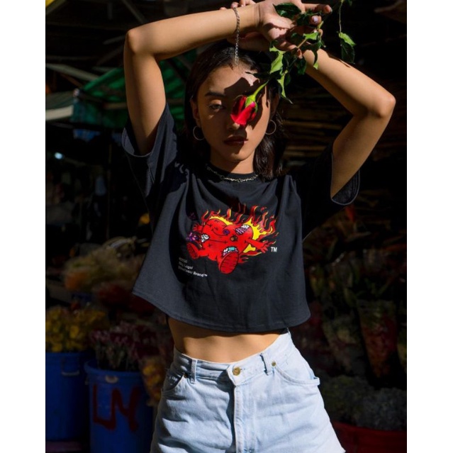 5theway  / LOVE IS PAIN / crop tee - size S