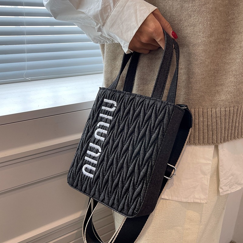 IELGY Túi Đeo Chéo denim In Chữ niche Thời Trang Cho Nữ