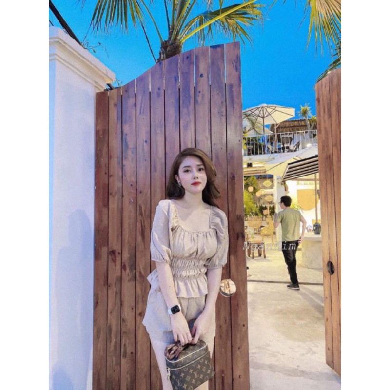 Set áo nhún eo cổ vuông tay lỡ và quần ngắn