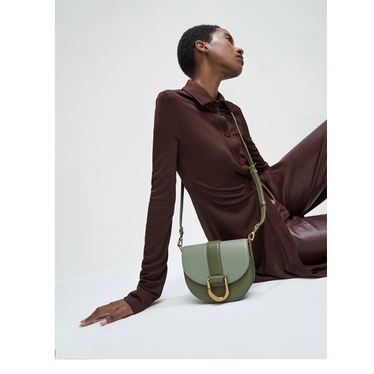 Túi ví nữ đeo vai đeo chéo CNK GABINE QUILTED SADDLE BAG XANH RÊU PHỐI