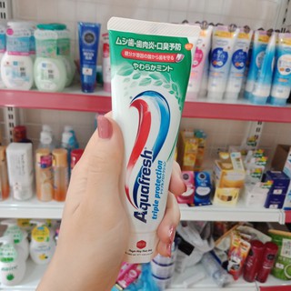 Kem đánh răng Aquafresh Nhật Bản