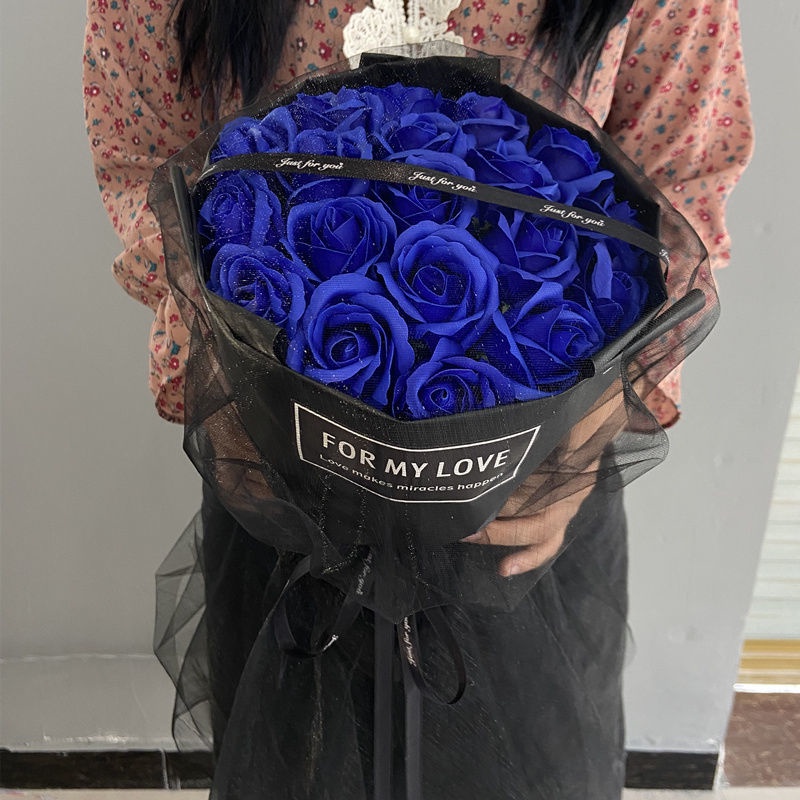Bó Hoa Hồng Sáp Lãng Mạn Làm Quà Tặng Ngày Lễ Tình Nhân Cho Bạn Gái