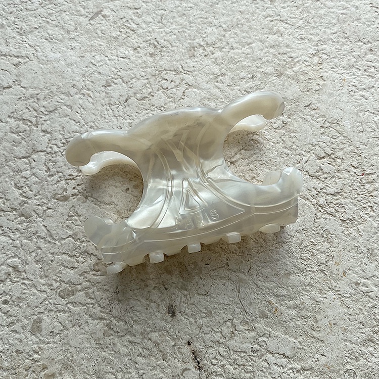 Kẹp Tóc Hình Cá Mập Bằng Acrylic Thiết Kế Độc Đáo Thời Trang