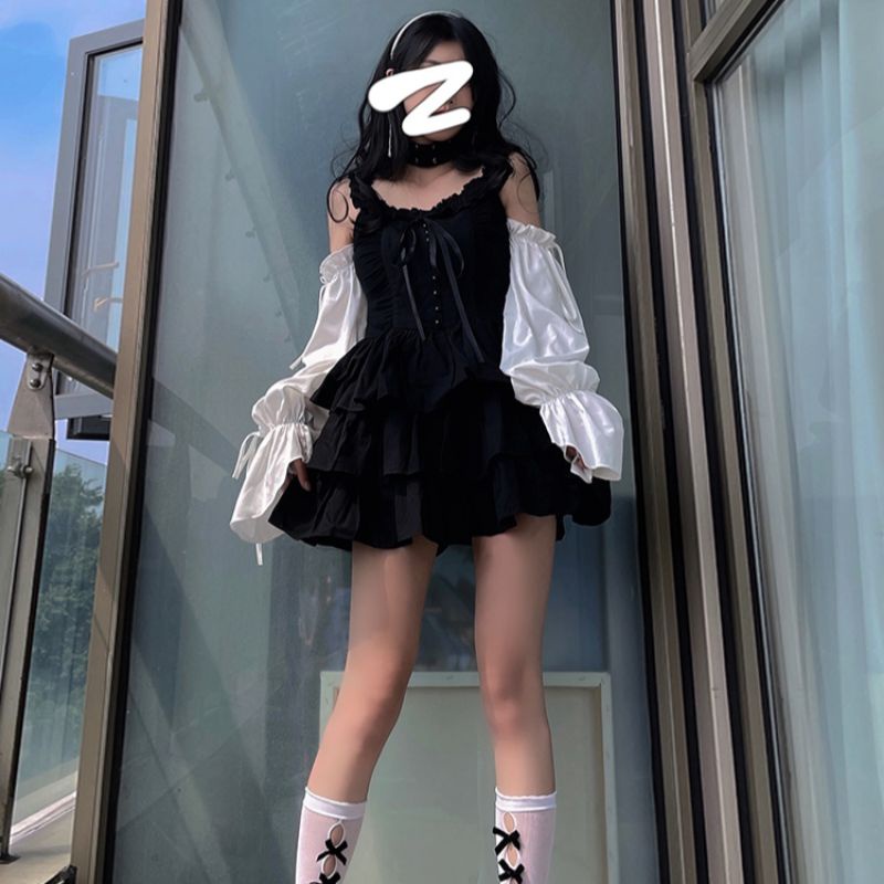 Set váy áo Gothic Lolita hai dây trễ vai thắt nơ dạng tầng ôm body dáng xòe