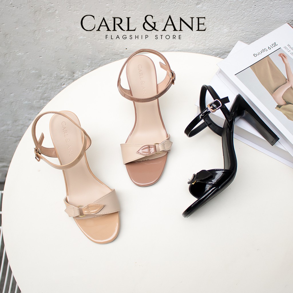 Carl &amp; Ane - Giày sandal phối nơ đính móc khóa 10cm màu nude _ CS007