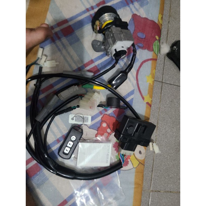 Smartkey chính hãng honda chế sẵn cho ex135 , ex150 , sh ý.