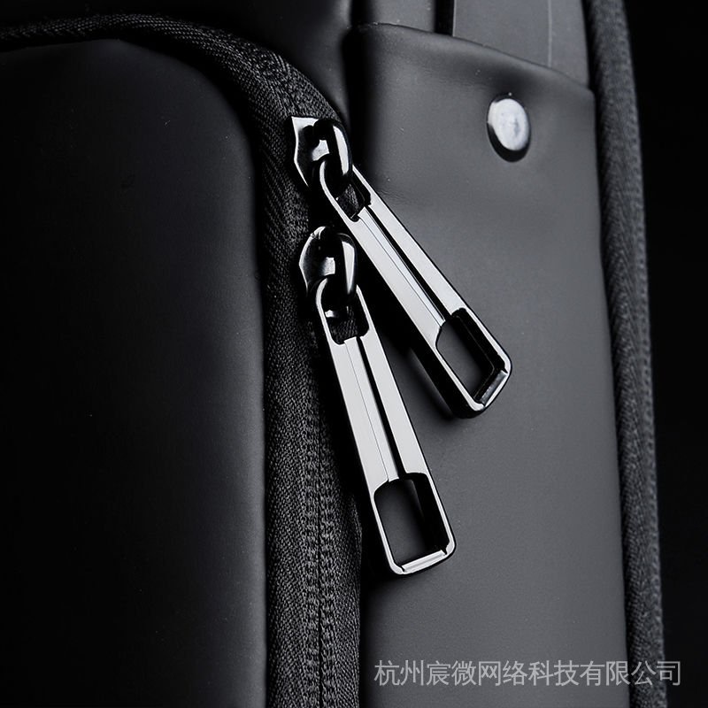 Túi đeo chéo ngực có khóa mật khẩu chống trộm cho nam | BigBuy360 - bigbuy360.vn