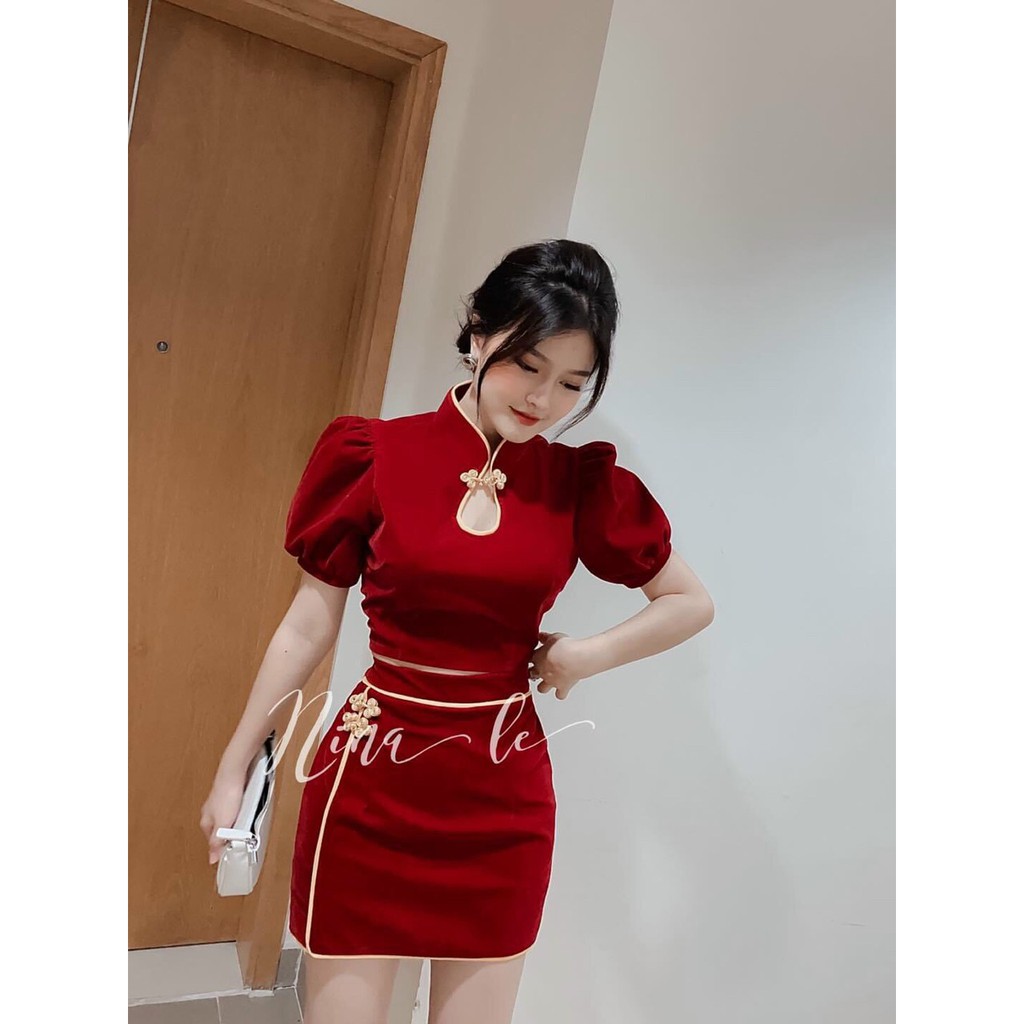 Set áo cổ tàu tay phồng và chân váy ôm kẻ viền xinh xắn