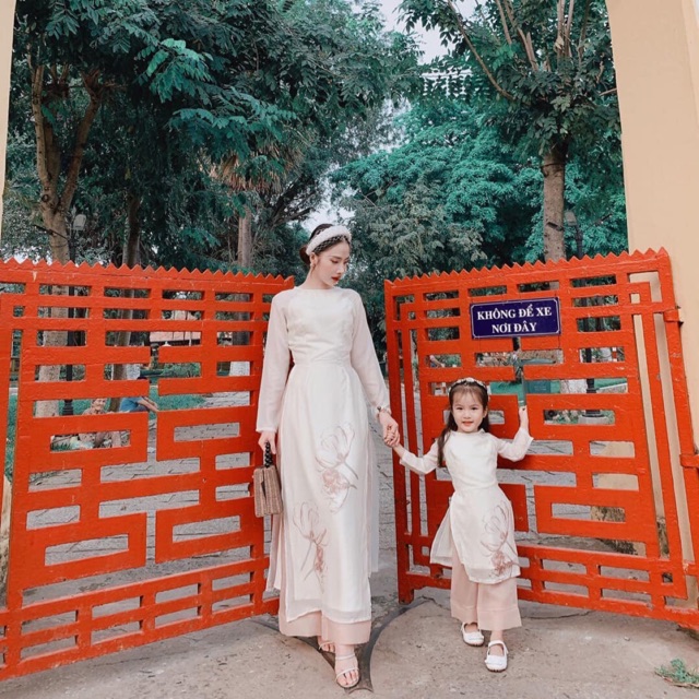 Áo dài mẹ và bé