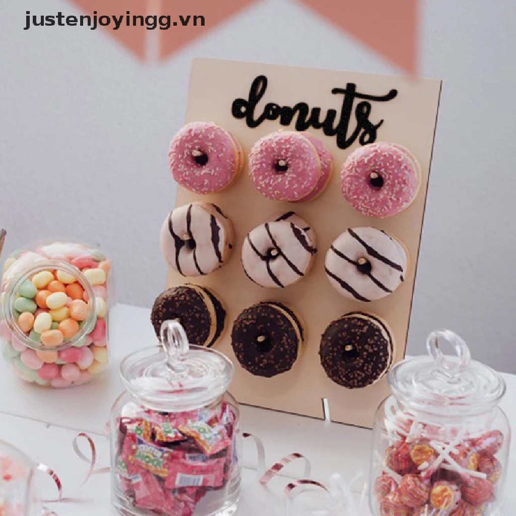 Kệ gỗ Để Bánh Donut Cho Tiệc Cưới